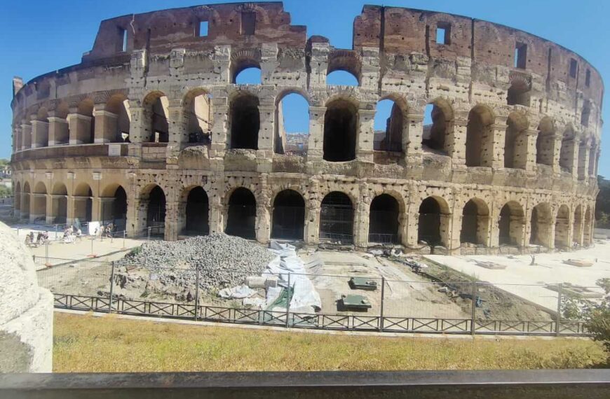 Focus: The Quintessential Guide to Venice, Florence, and Italy – V